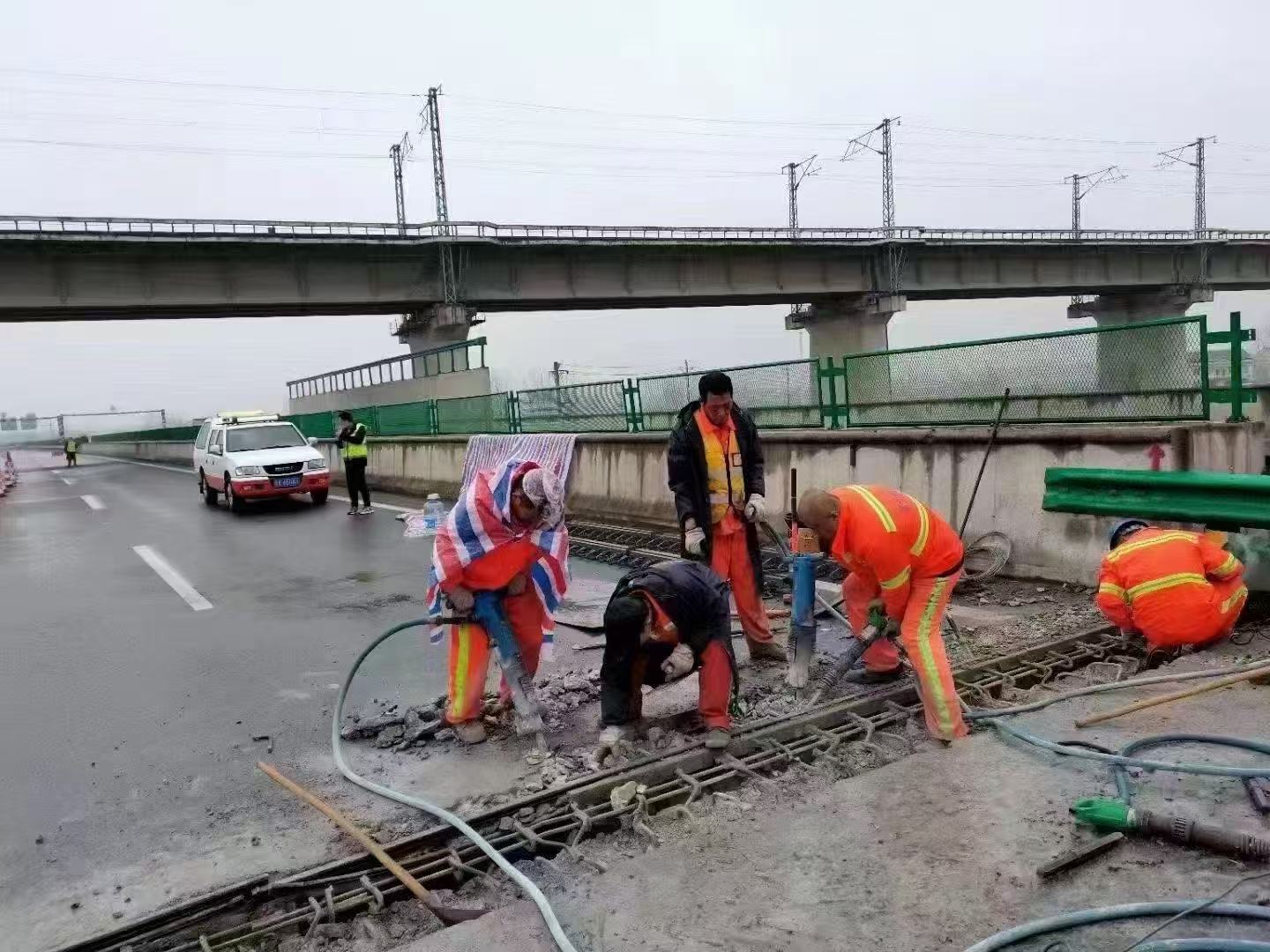 密云桥梁伸缩缝抢修料